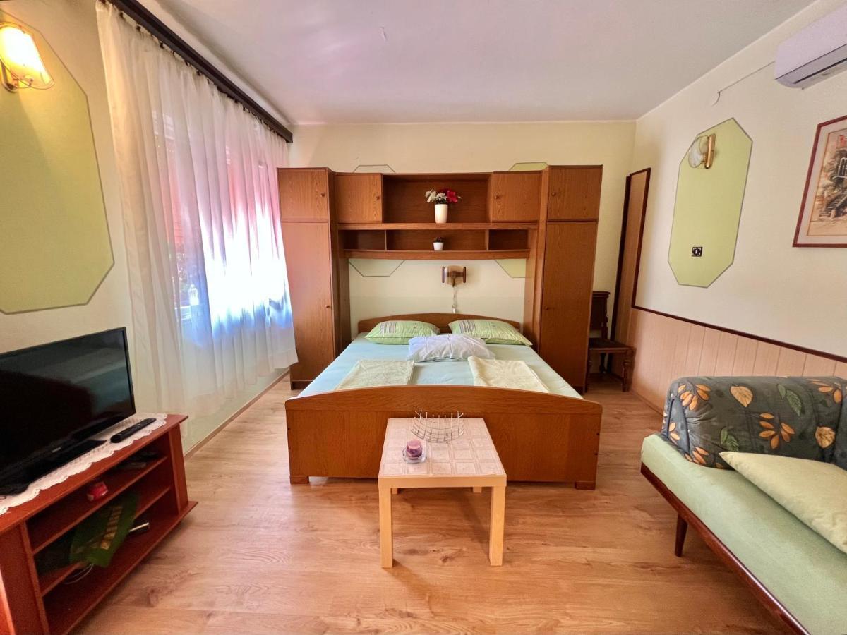 Apartmani Marija Dramalj Exterior foto