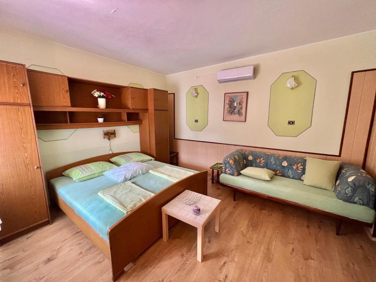Apartmani Marija Dramalj Exterior foto